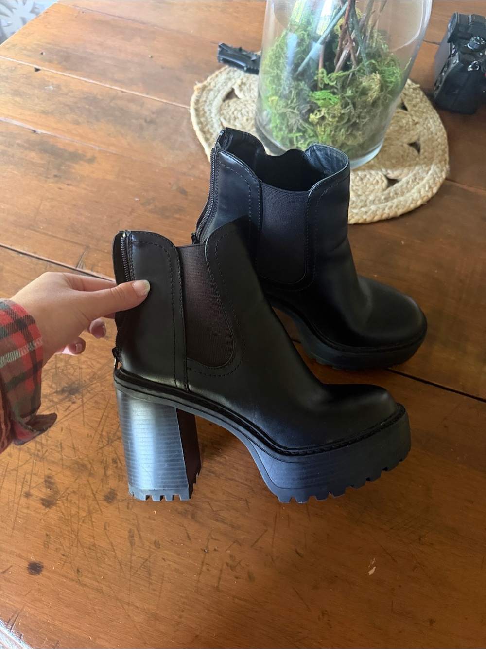Madden Girl Black Platform Chelsea Ankle Boots 🖤